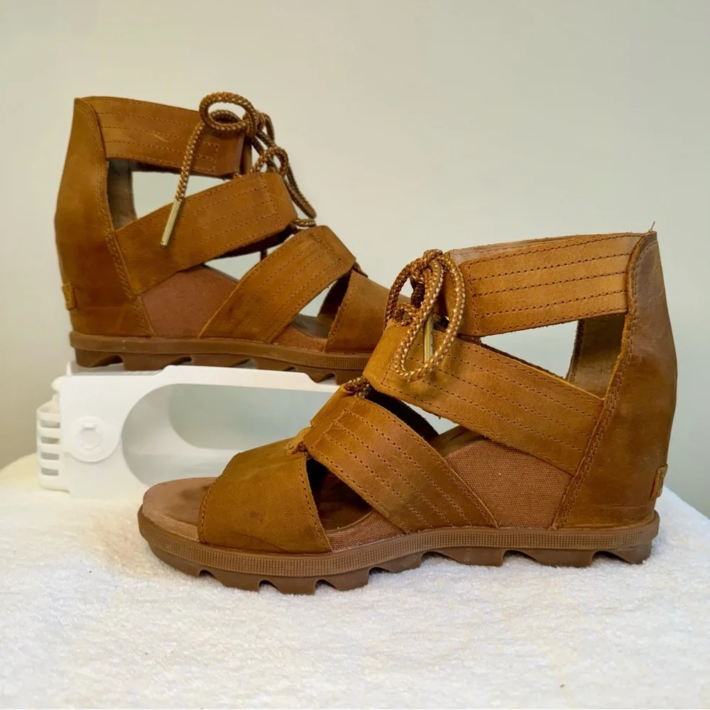 Women's Camel‎ Lace-Up Sorel Joanie II Wedge Sandals size 9.5 Leather